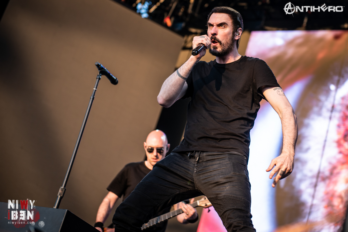 Breaking Benjamin