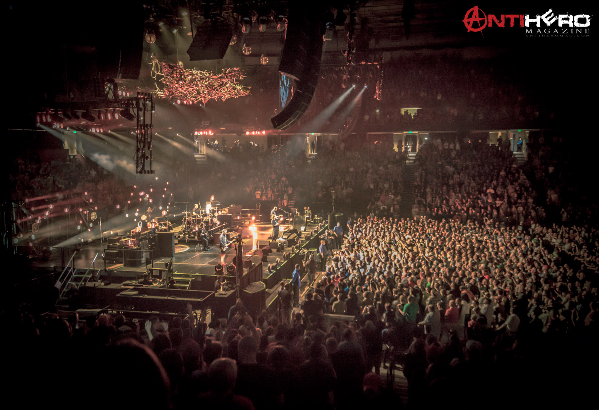 Concert Photos PEARL JAM at the Bon Secours Wellness Arena in